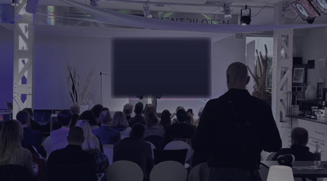 Der Saal mit Bühne